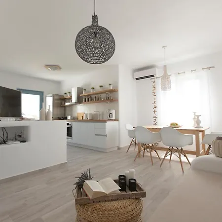 Annais Casa Feriehus Mikri Vigla
